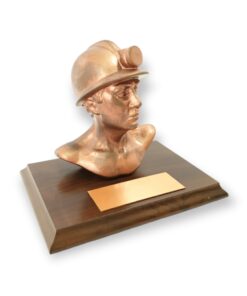 BUSTO DE MINERO, RESINA COLOR COBRE, BASE DE MADERA, PLACA GRABADA
