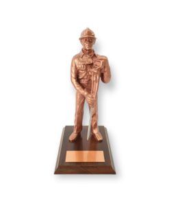 FIGURA DE MINERO CON PERFORADORA, BASE MADERA