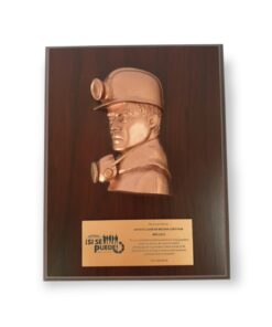 GALVANO ROSTRO MINERO EN RESINA COLOR COBRE CON PLACA GRABADA