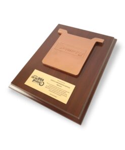 Alternative view of GALVANO CÁTODO DE RESINA CON LOGO SOBRE RELIEVE SIMPUCV PLACA GRABADA