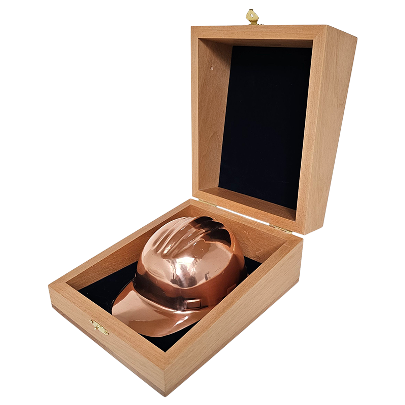 CASCO MINERO DE COBRE EN CAJA DE MADERA CON INTERIOR DE TERCIOPELO AZUL - Imagen 3